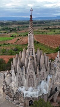 Santuario Mare de D&eacute;u de Montserrat en Montferri, Tarragona, de Josep Maria Jujol, colaborador de Gaud&iacute;