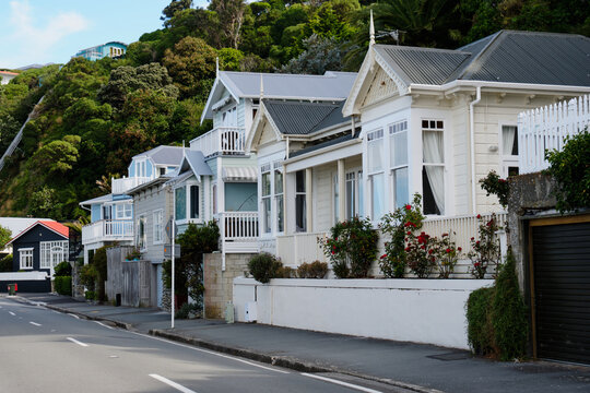 Waterfront family homes and holiday houses on Karaka Bay Road - Wellington, New Zealand
