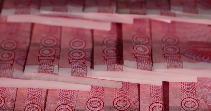 yuan with a face value of 100, a large amount of Chinese cash invested together