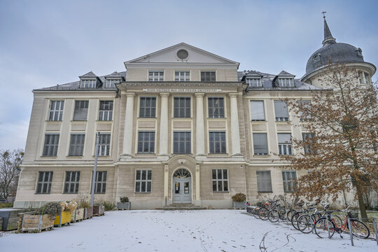Hahn-Meitner-Bau, Freie Universit&auml;t, Thielallee, Dahlem, Steglitz-Zehlendorf, Berlin, Deutschland