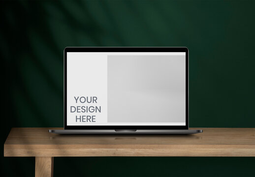 Laptop Mockup On Wooden Desk PSD