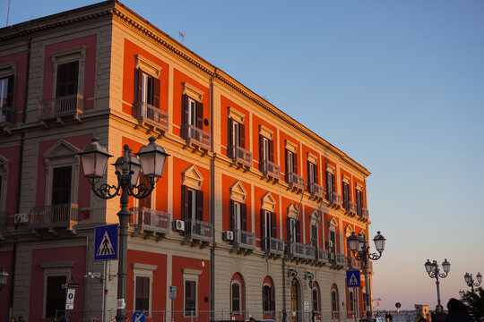 taranto street