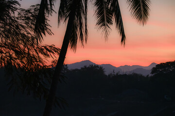 Wschód Słońca - Laos © Justyna