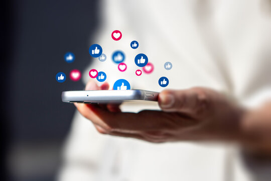 mano, dito, telefono, like, mi piace, apprezzamenti, scroll, scrolling, condivisioni, social network, bianco	
