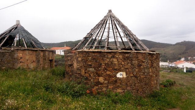 Wohnhaus im Bergdorf Mealha, Serra do Caldeir&atilde;o, Algarve