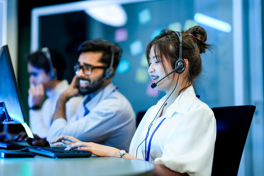 B2B inside sales representative articulating value proposition to potential enterprise client. Revenue operations specialist managing high-velocity sales pipeline conversion.