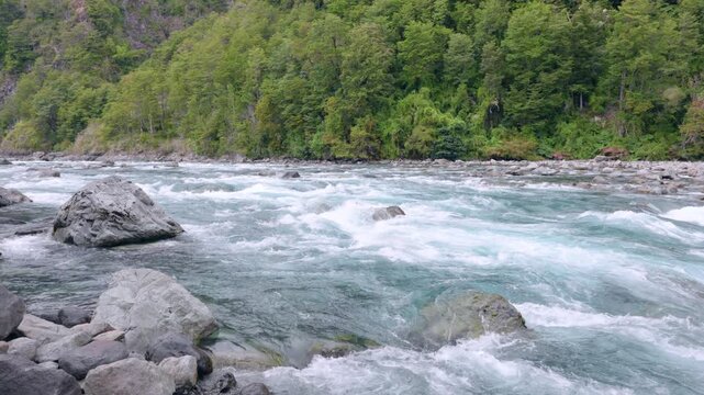 The Petrohu&eacute; River is located in the Los Lagos Region, in southern Chile, within Vicente P&eacute;rez Rosales National Park. It originates in Lake Todos los Santos, near Ensenada.