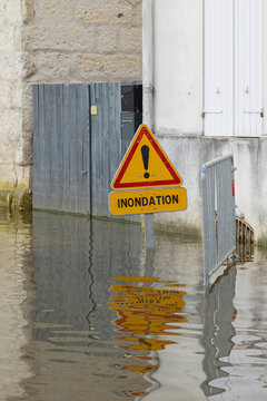Inondation d'une rue	