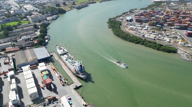 Imagens Aereas do Complexo Portu&aacute;rio de Itajai Santa Cataina Cont&ecirc;iner