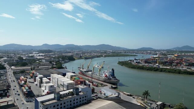 Imagens Aereas do Complexo Portu&aacute;rio de Itajai Santa Cataina Cont&ecirc;iner