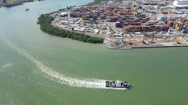 Imagens Aereas do Complexo Portu&aacute;rio de Itajai Santa Cataina Cont&ecirc;iner