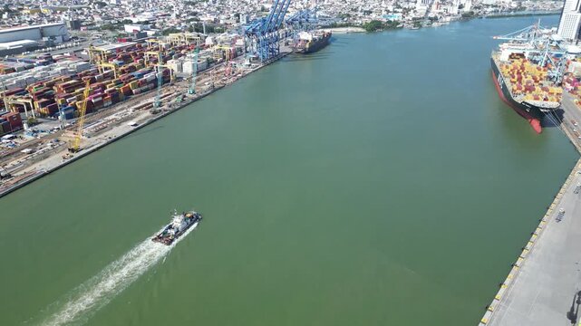 Imagens Aereas do Complexo Portu&aacute;rio de Itajai Santa Cataina Cont&ecirc;iner