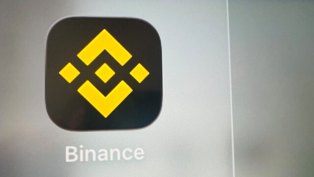 binance logo. binance app. binance photo