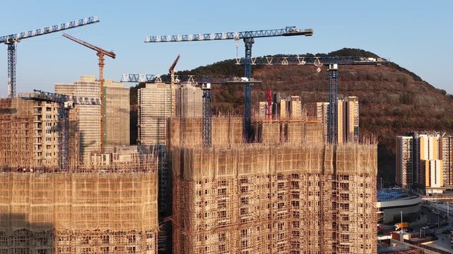 Bright Daylight Illuminates Active Construction Work At Anderson Site Jan 10 2026