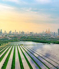Sustainable city with green energy and net zero emissions. Solar power. Renewable resources. Eco-friendly urban planning and environmental conservation. Carbon neutrality. Eco-conscious infrastructure © Fahroni