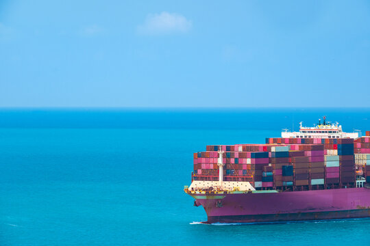 iew of the freight shipping transport system cargo ship container. international transportation Export-import business, logistics, transportation industry concepts	
