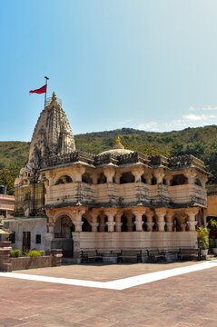 The Shri Radha Damodarji Temple in Junagadh, Gujarat, is a sacred Hindu shrine dedicated to Lord Krishna (Damodar Hari) and goddess Radha, located near the holy Damodar Kund.