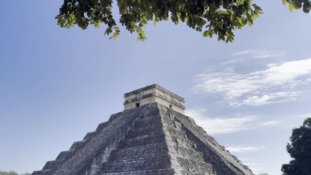 El castillo pyramid at chichen itza mayan ruins. Chichen itza