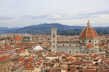 Fototapeta premium Santa Maria del Fiore and the Piazza del Duomo in Florence, Italy