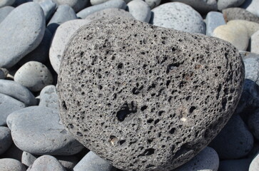 Kamienie na plaży zbliżenie szara tekstura naturalna © Ewa