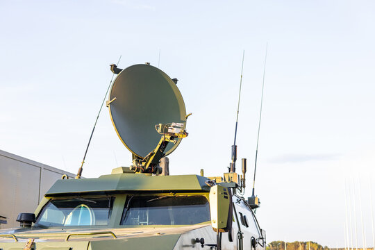 Military equipment and army equipment.. Strengthened mobile unit built for intricate field communication systems. Reinforced mobile apparatus engineered to support sophisticated signal