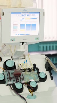 Blood donation process using medical apheresis machine