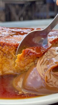 flan con dulce de leche y crema, mixto, postre
