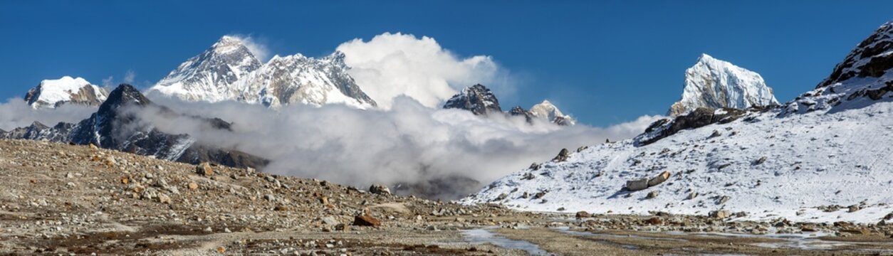 Mount Everest Lhotse Makalu peak Nepal Himalaya mountain