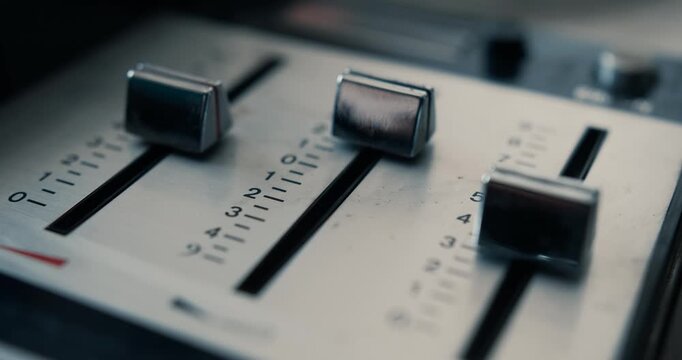 Lowering and amplifying volume in a vintage tape recorder