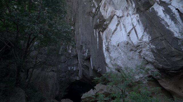 Tham Heup cave entrance closest to Ban Nakhok, tilt up to show size of cliff face.