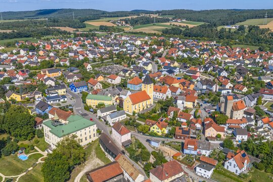 Ausblick auf die Region Oberpf&auml;lzer H&uuml;gelland bei Maxh&uuml;tte-Haidhof rund um den Stadtteil Leonberg im Kreis Schwandorf
