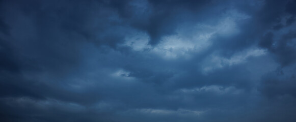 Fototapeta premium Gray storm clouds in sky