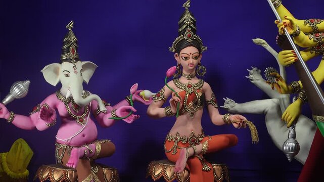 Lakshmi Ganesh statue in India showing Goddess Lakshmi and Lord Ganesha together