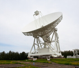 Radioteleskop w największym obserwatorium astronomicznym w Polsce, Piwnice koło Torunia, Radio telescope at the largest astronomical observatory in Poland, Piwnice near Toruń. © 123108 Aneta