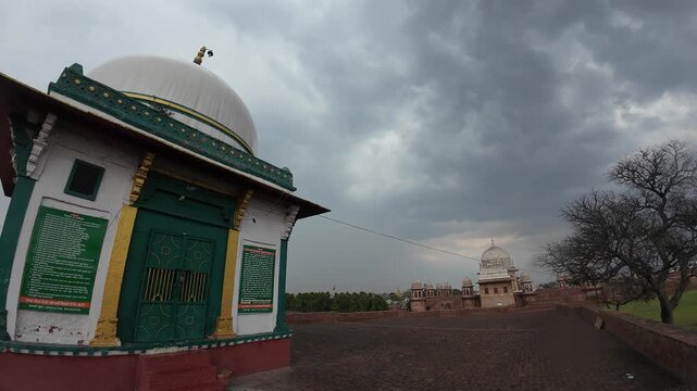Dargah (tomb) of Hazrat Shaikh Jalaluddin Thanesari located in Thanesar, Haryana. 