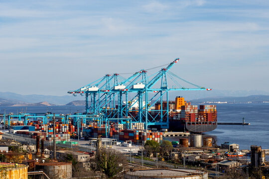 unloading containers at a container terminal, port of Rijeka