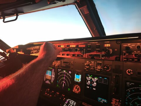 Boeing 737 MCP working