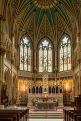 Obraz premium view of the central nave and altar of the Cathedral of St. John the Baptist in Savannah