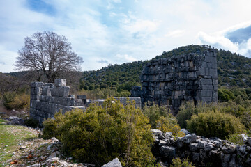 Fototapeta premium Adada is an ancient city and archaeological site in ancient Pisidia, north of Selge and east of Kestros River, near the village of Sağrak, in Isparta Province’s Sütçüler township. The location was ide