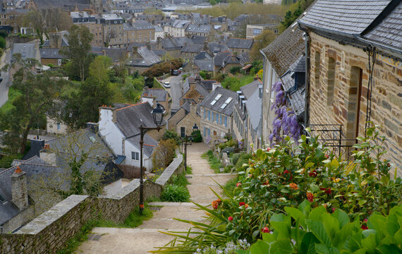 Les escaliers de Br&eacute;l&eacute;venez &agrave; Lannion - Bretagne