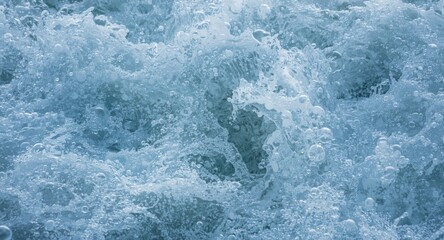 Obraz premium Textured water with frothy bubbles and gentle movement captured in soft daylight