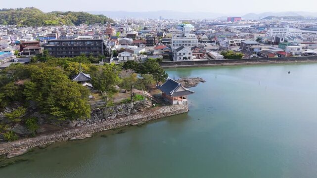 日本遺産「絶景の宝庫 和歌の浦」観海閣 空撮 和歌山県和歌山市 Aerial View of Kankai-kaku Pavilion &ndash; Japan Heritage &ldquo;Wakanoura Scenic Treasure,&rdquo; Wakayama City, Japan