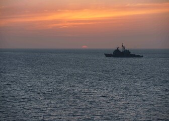 Fototapeta premium sunset over the sea