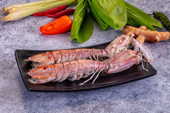 Gourmet boiled big Mantis shrimp