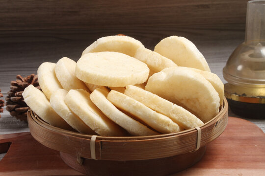 closeup kerupuk udang on wooden table