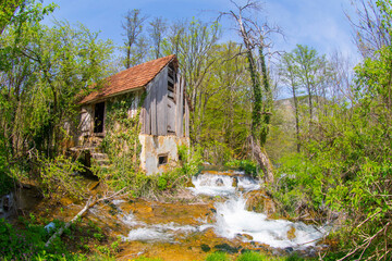 This 800-meter-long sequence of waterfalls and cascades with a vertical drop of 54 meters is the largest and longest waterfalls complex in the National Park. © Samet