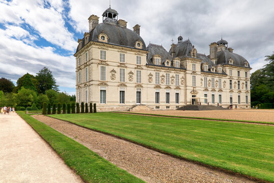 Visit to Chateau de Cheverny in the Loire Valley, France