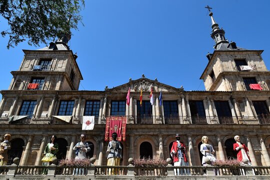 La fa&ccedil;ade de l&rsquo;h&ocirc;tel-de-ville de Tol&egrave;de en Espagne