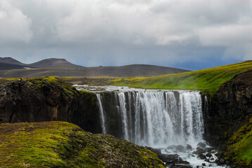 Obraz premium Trek in Iceland amidst sublime landscapes