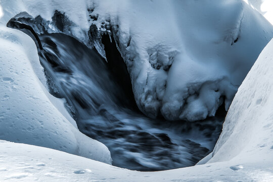 Snowshoeing in the Clar&eacute;e valley in winter - France